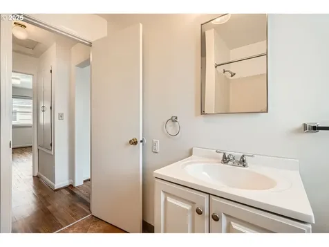 206 W 28th Street Vancouver WA 98660