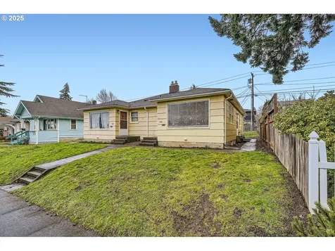 206 W 28th Street Vancouver WA 98660