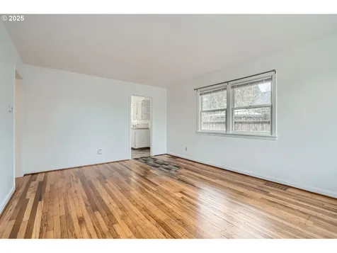 206 W 28th Street Vancouver WA 98660