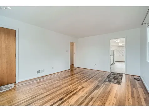 206 W 28th Street Vancouver WA 98660