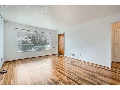 206 W 28th Street Vancouver WA 98660