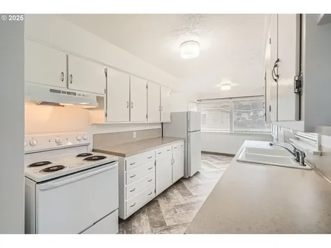 206 W 28th Street Vancouver WA 98660