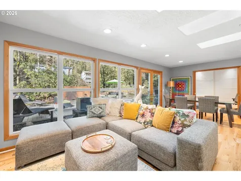 10529 SW Lancaster Road Portland OR 97219