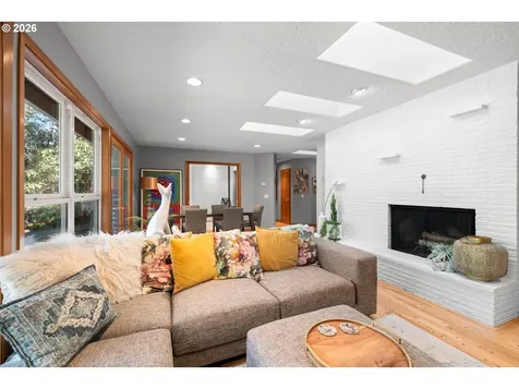 10529 SW Lancaster Road Portland OR 97219