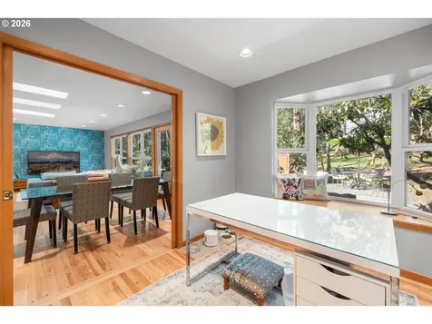10529 SW Lancaster Road Portland OR 97219