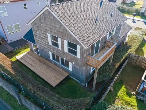 1555 NW 39th Street Lincoln City OR 97367