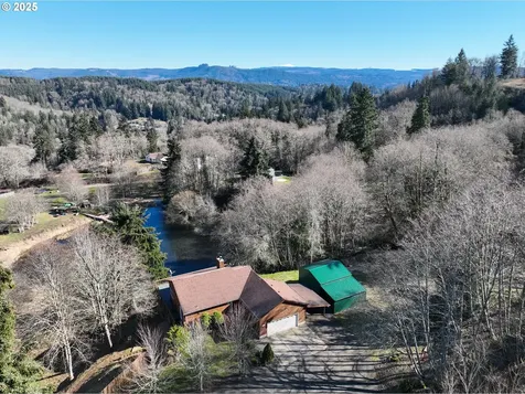 255 Trout Lakes Road Castle Rock WA 98611
