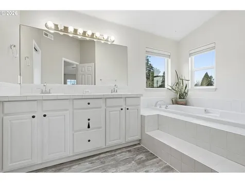 11437 Pennys Way Oregon City OR 97045