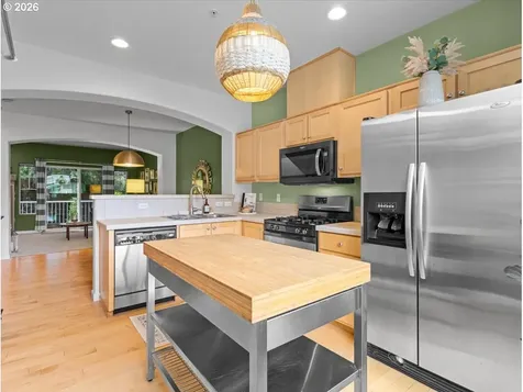 10739 SW Canterbury Lane Portland OR 97224