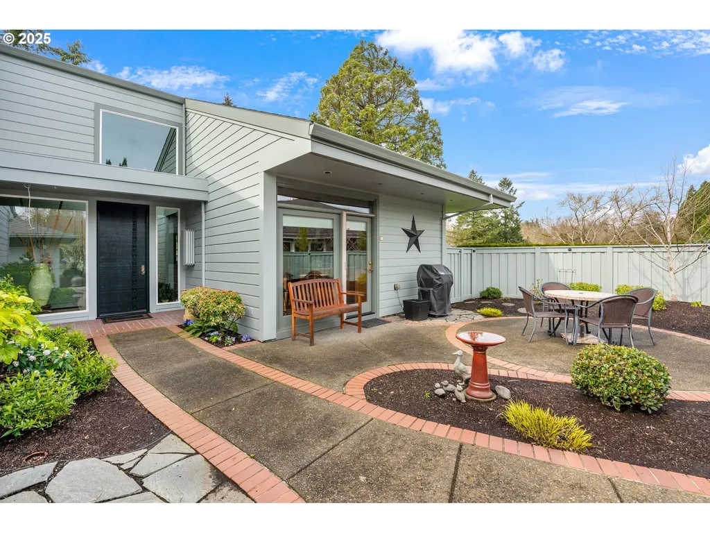 32219 SW Boones Bend Road Wilsonville OR 97070