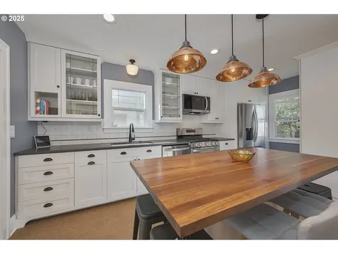 4225 NE 42nd Avenue Portland OR 97218