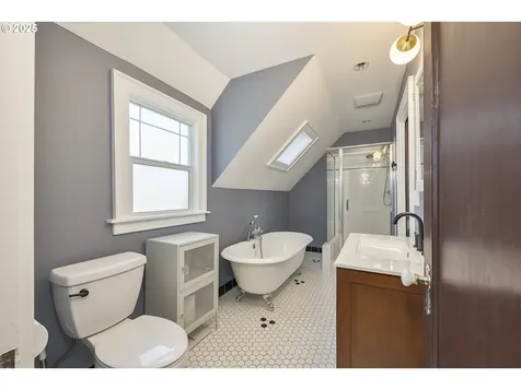 4225 NE 42nd Avenue Portland OR 97218