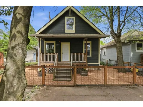 2323 N Terry Street Portland OR 97217