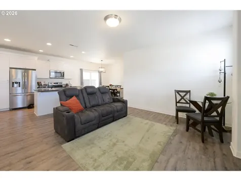1423 NW Campanella Way Estacada OR 97023
