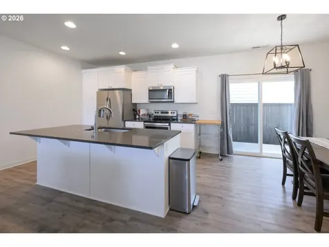 1423 NW Campanella Way Estacada OR 97023