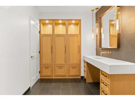 9440 NW Lightning Ridge Drive Portland OR 97229