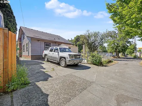 5774 NE Garfield Avenue Portland OR 97211