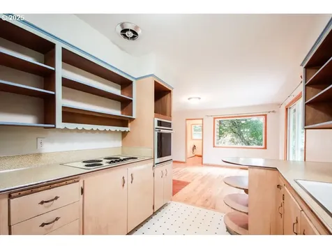 5451 SW 53rd Avenue Portland OR 97221