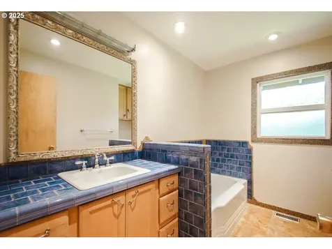 5451 SW 53rd Avenue Portland OR 97221
