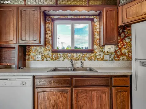 1425 SE 12th Place Warrenton OR 97146