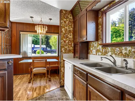 1425 SE 12th Place Warrenton OR 97146