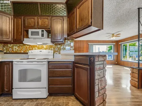 1425 SE 12th Place Warrenton OR 97146