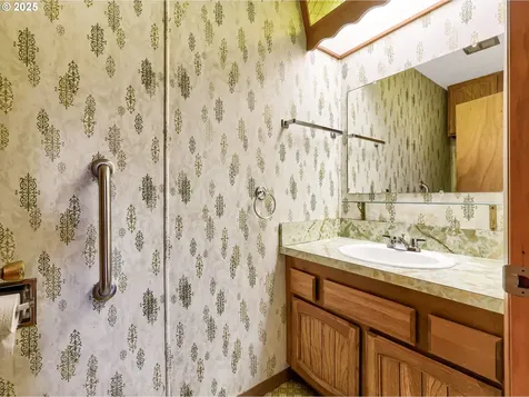 1425 SE 12th Place Warrenton OR 97146