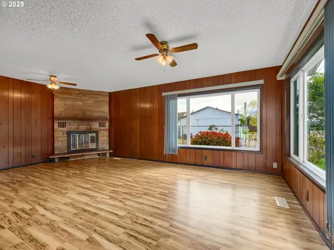 1425 SE 12th Place Warrenton OR 97146