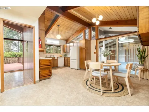 4035 SW Altadena Avenue Portland OR 97239
