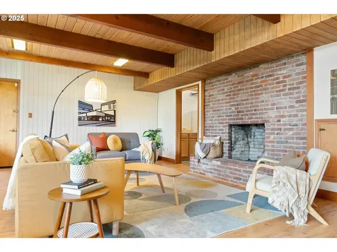 4035 SW Altadena Avenue Portland OR 97239