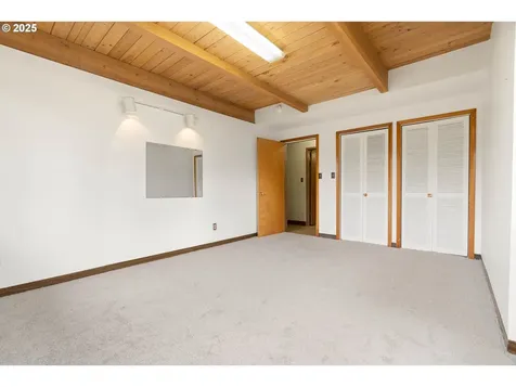 4035 SW Altadena Avenue Portland OR 97239