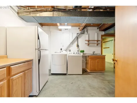 4035 SW Altadena Avenue Portland OR 97239