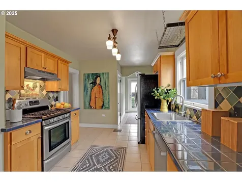 2806 NE Bryce Street Portland OR 97212