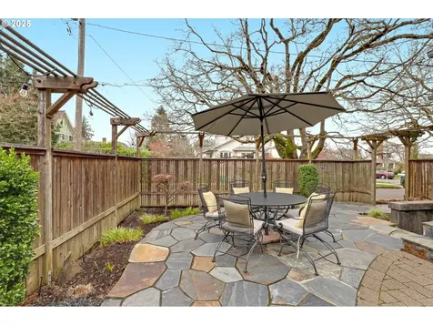 2806 NE Bryce Street Portland OR 97212