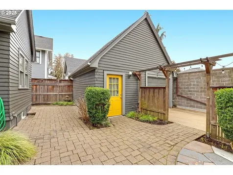 2806 NE Bryce Street Portland OR 97212