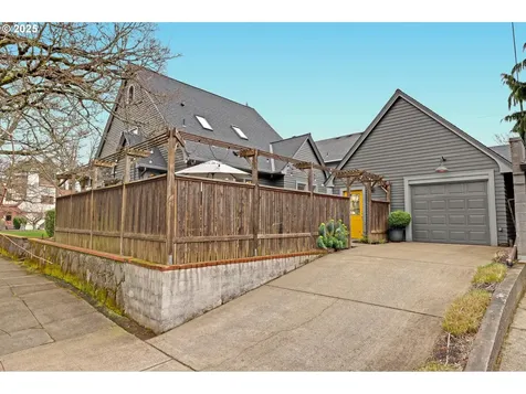 2806 NE Bryce Street Portland OR 97212