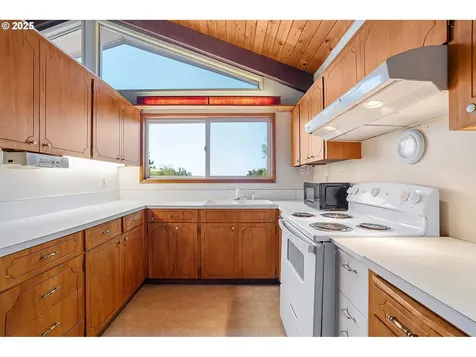28795 SW Petes Mountain Road West Linn OR 97068