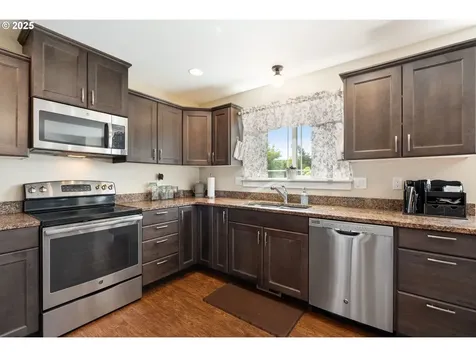 3529 Jones Loop Hood River OR 97031