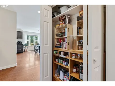 3529 Jones Loop Hood River OR 97031