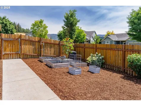 3529 Jones Loop Hood River OR 97031