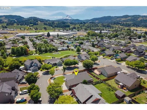 3529 Jones Loop Hood River OR 97031