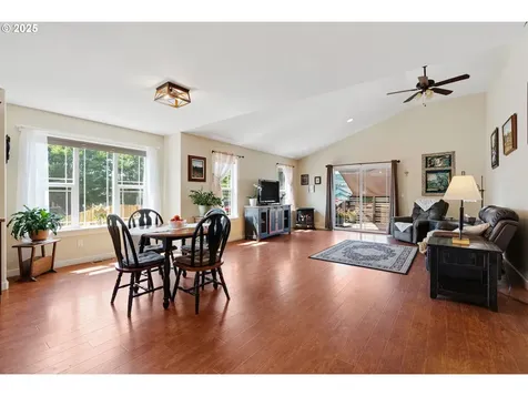 3529 Jones Loop Hood River OR 97031