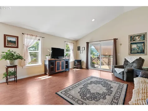 3529 Jones Loop Hood River OR 97031