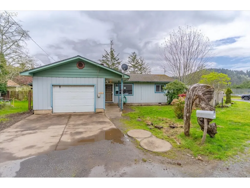 4634 SE Lee Avenue Lincoln City OR 97367