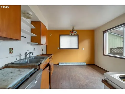 4634 SE Lee Avenue Lincoln City OR 97367