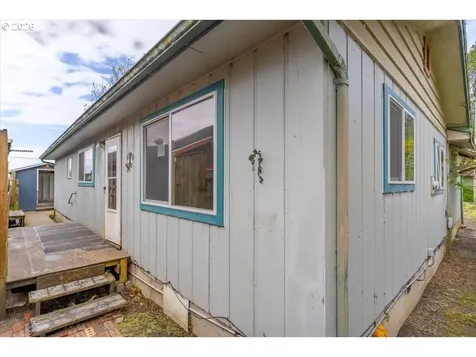 4634 SE Lee Avenue Lincoln City OR 97367