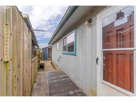 4634 SE Lee Avenue Lincoln City OR 97367