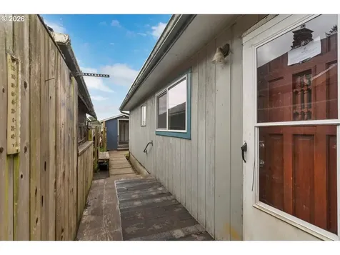 4634 SE Lee Avenue Lincoln City OR 97367