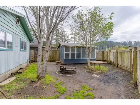 4634 SE Lee Avenue Lincoln City OR 97367