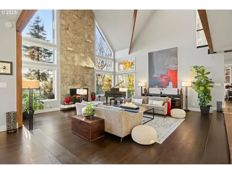 3440 SW Doschview Court Portland OR 97239
